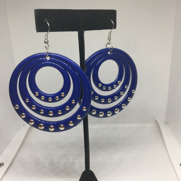 🦋 RETRO LADIES BLUE STUDDED EARRINGS - Picture 2 of 4